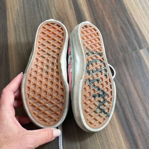 VANS- limited edition Disney collaboration - Picture 5 of 9